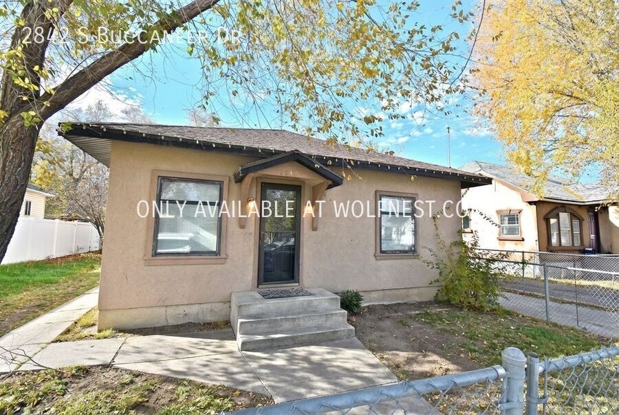 Magna House: 2842 S Buccaneer Dr