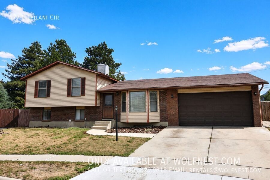 Sandy House: 677 E Leilani Cir
