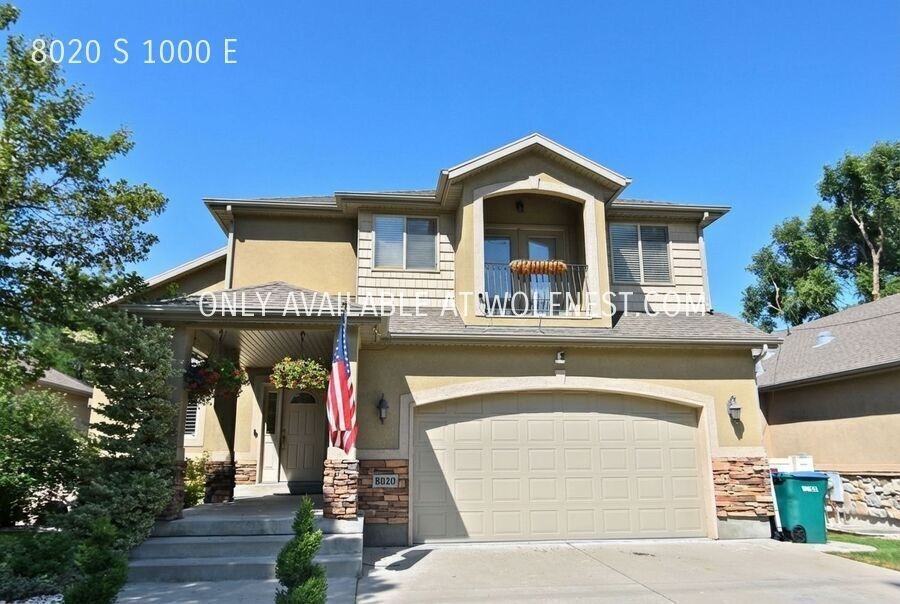 Sandy House: 8020 S 1000 E