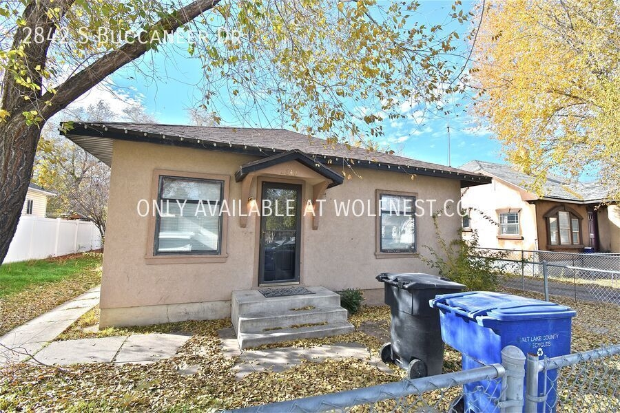 Magna House: 2842 S Buccaneer Dr