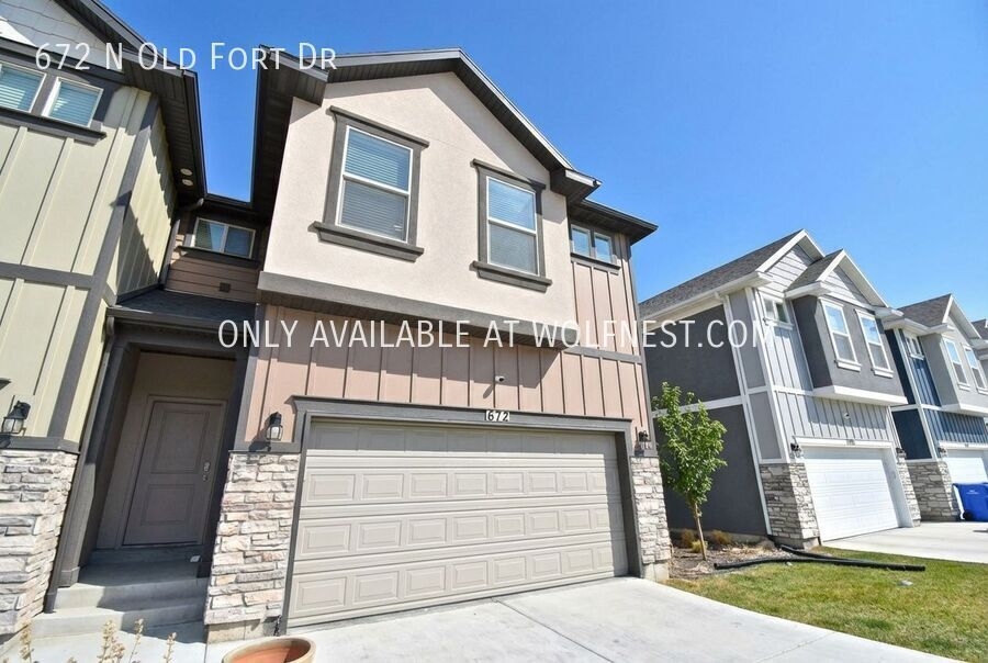 Spanish Fork Townhome: 672 N Old Fort Dr