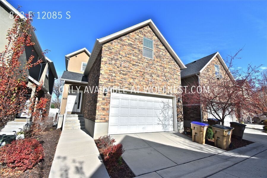 Draper Townhome: 823 E 12085 S