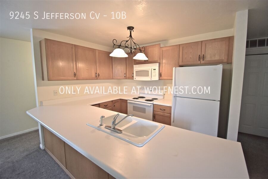 Sandy Condo: 9245 S Jefferson Cv