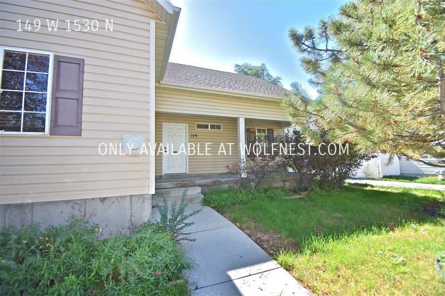 Tooele House: 149 W 1530 N