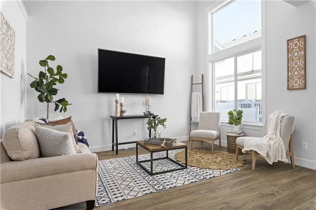 Vineyard Townhome: 258 W 490 N