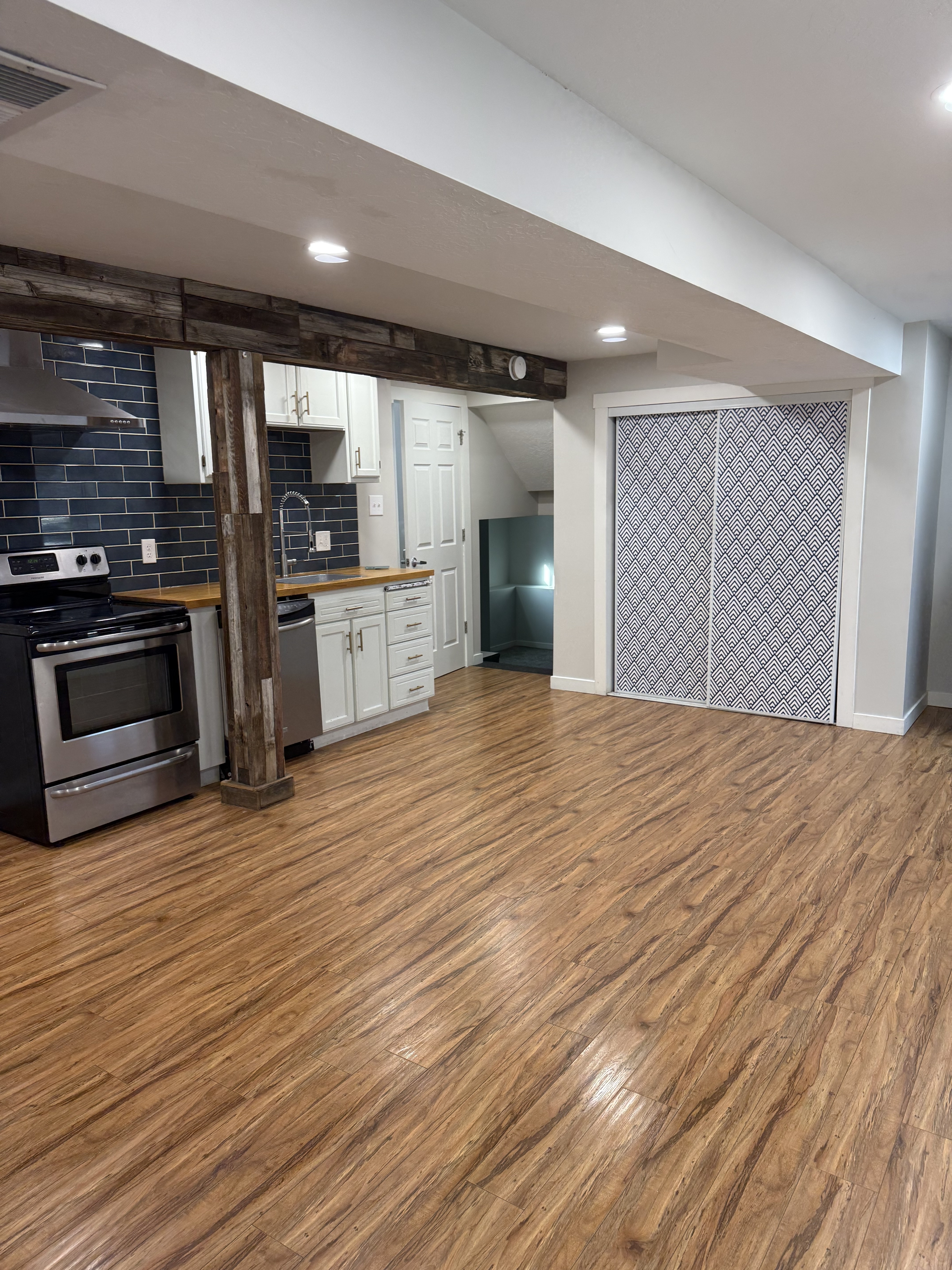 Sandy Single Room: 1012 E Sego Lily Dr