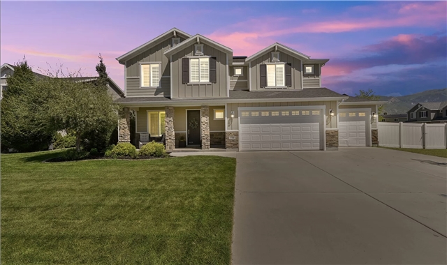 Farmington House: 716 N Rifleman Dr