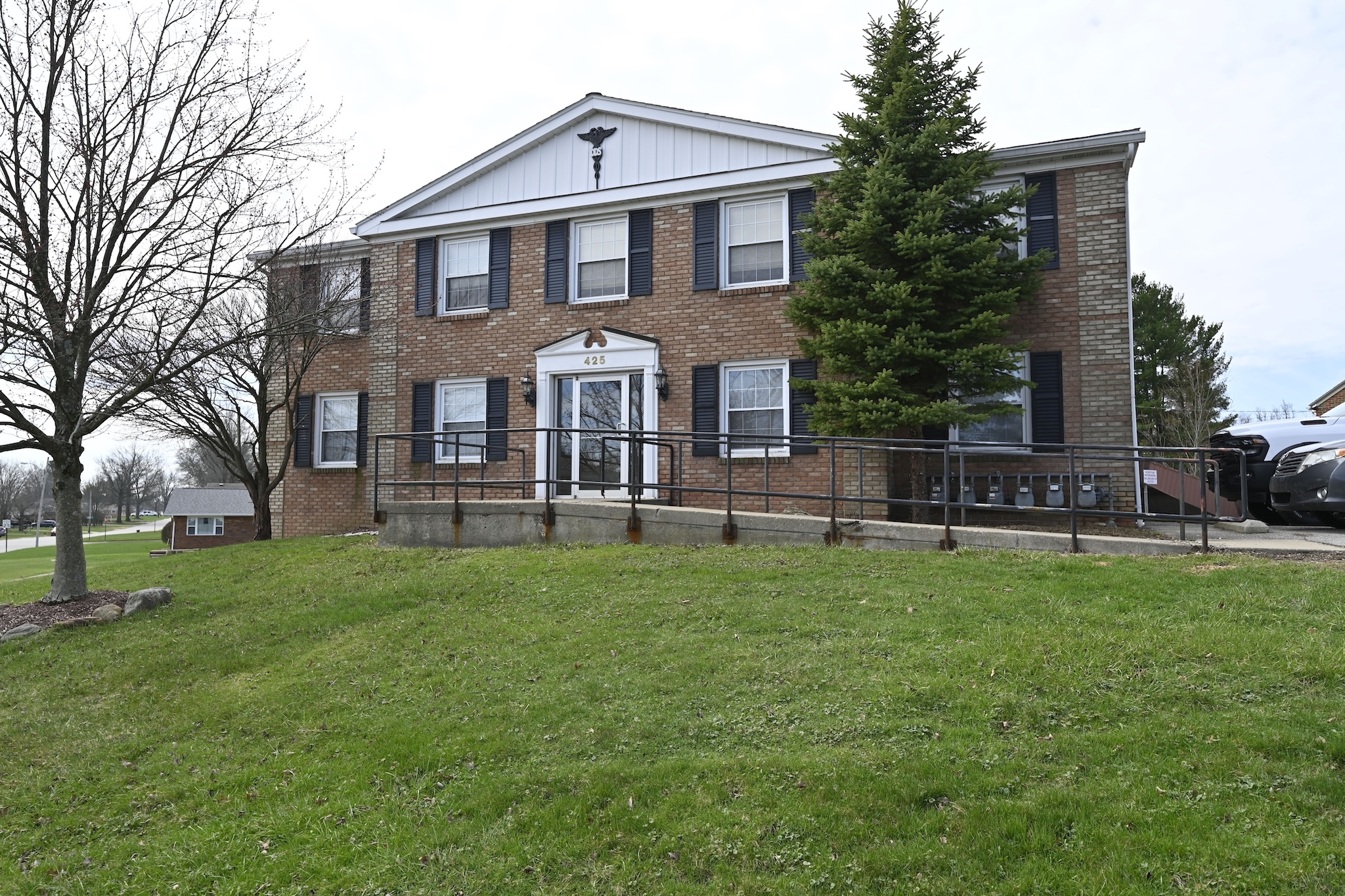 Mansfield Apartment: 425 W Cook Rd