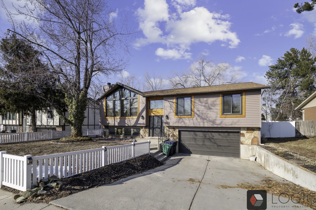 Sandy House: 1667 E 9800 S