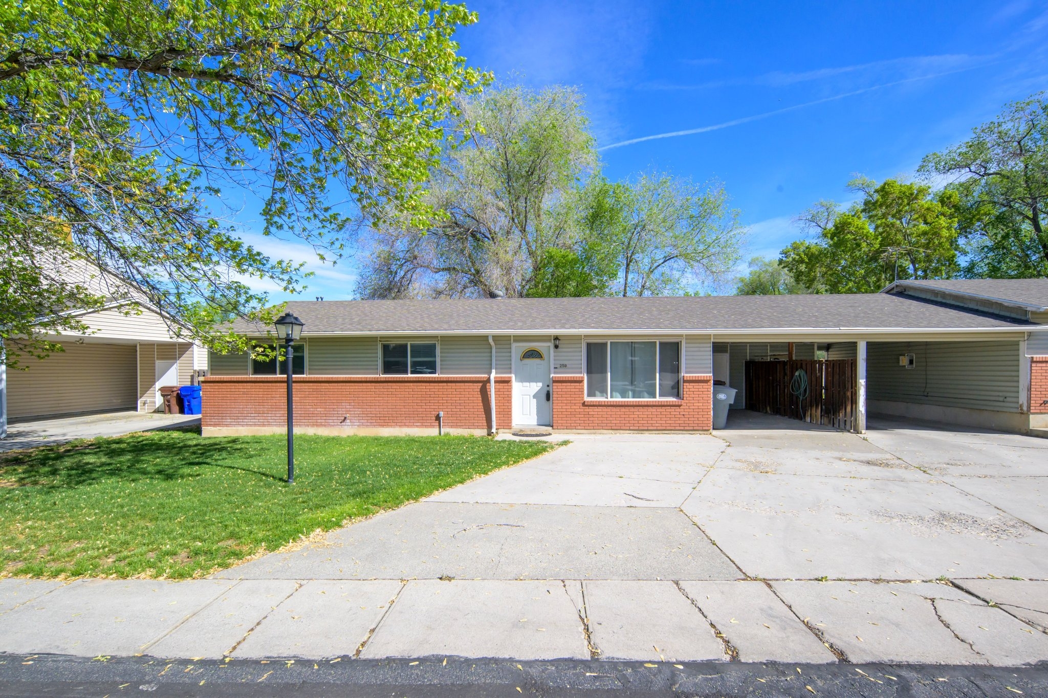 Sandy House: 259 E 8355 S