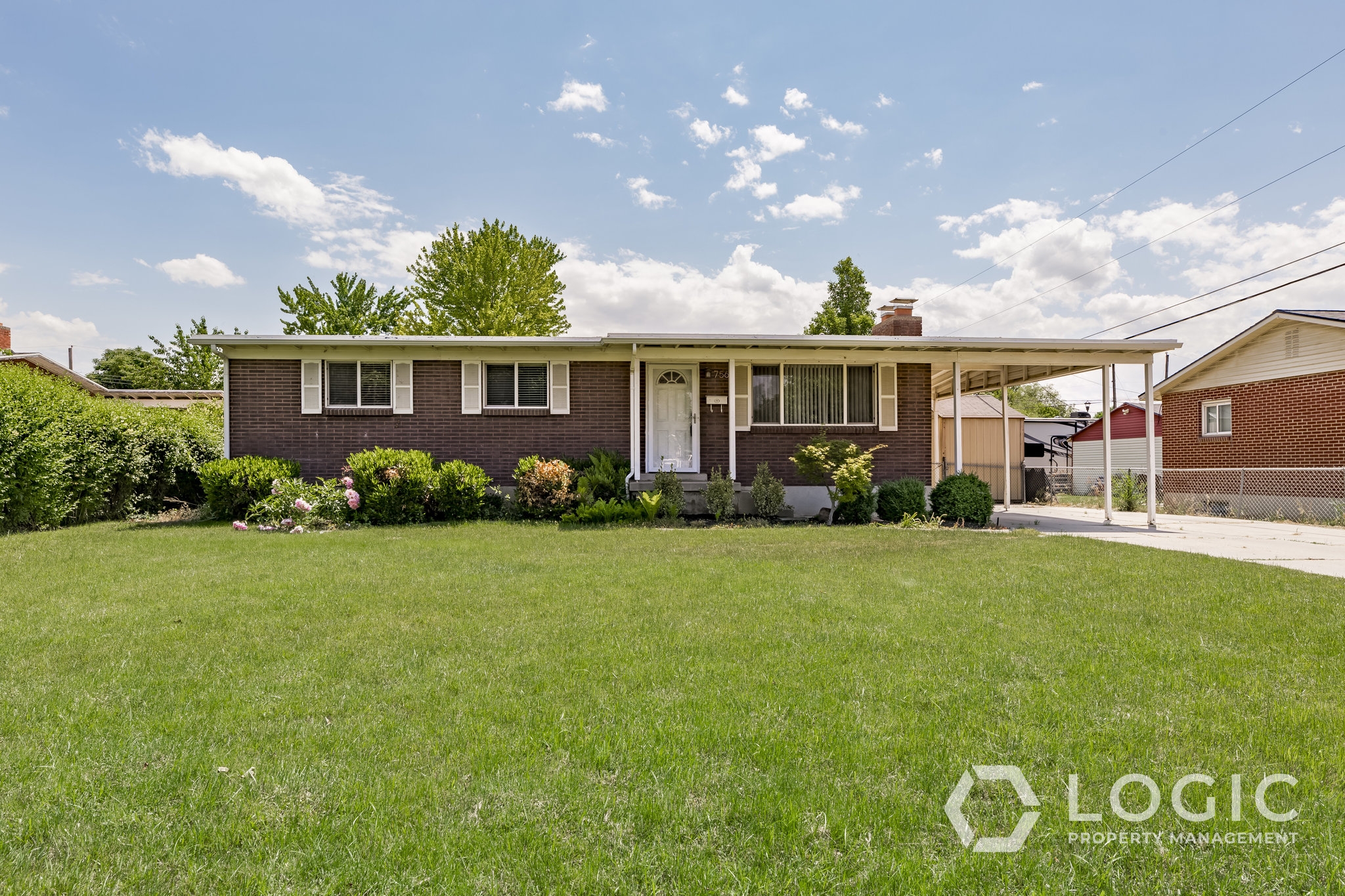 Sandy House: 756 E 8280 S
