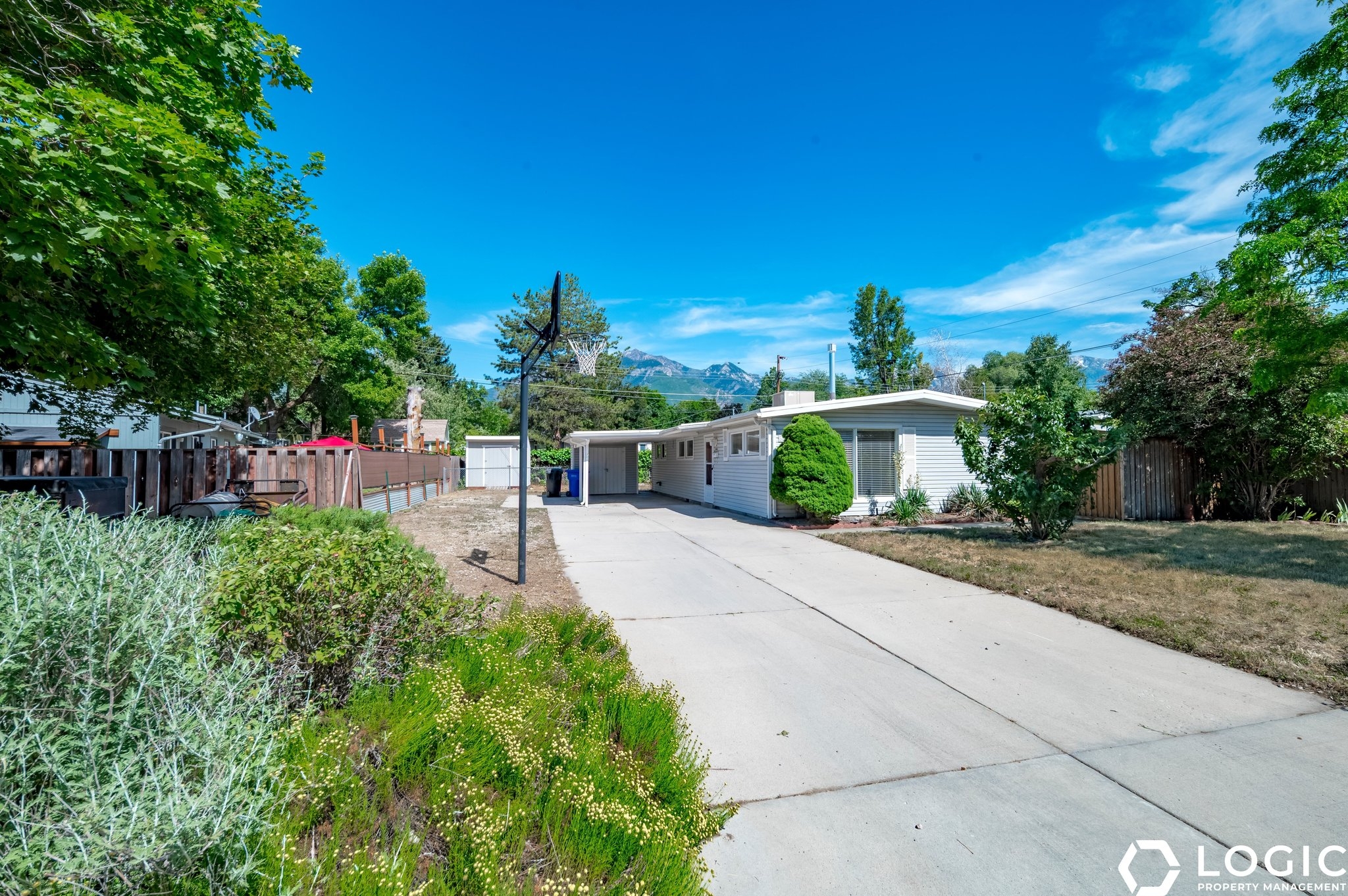 Salt Lake City House: 6809 S Meadow Downs Way
