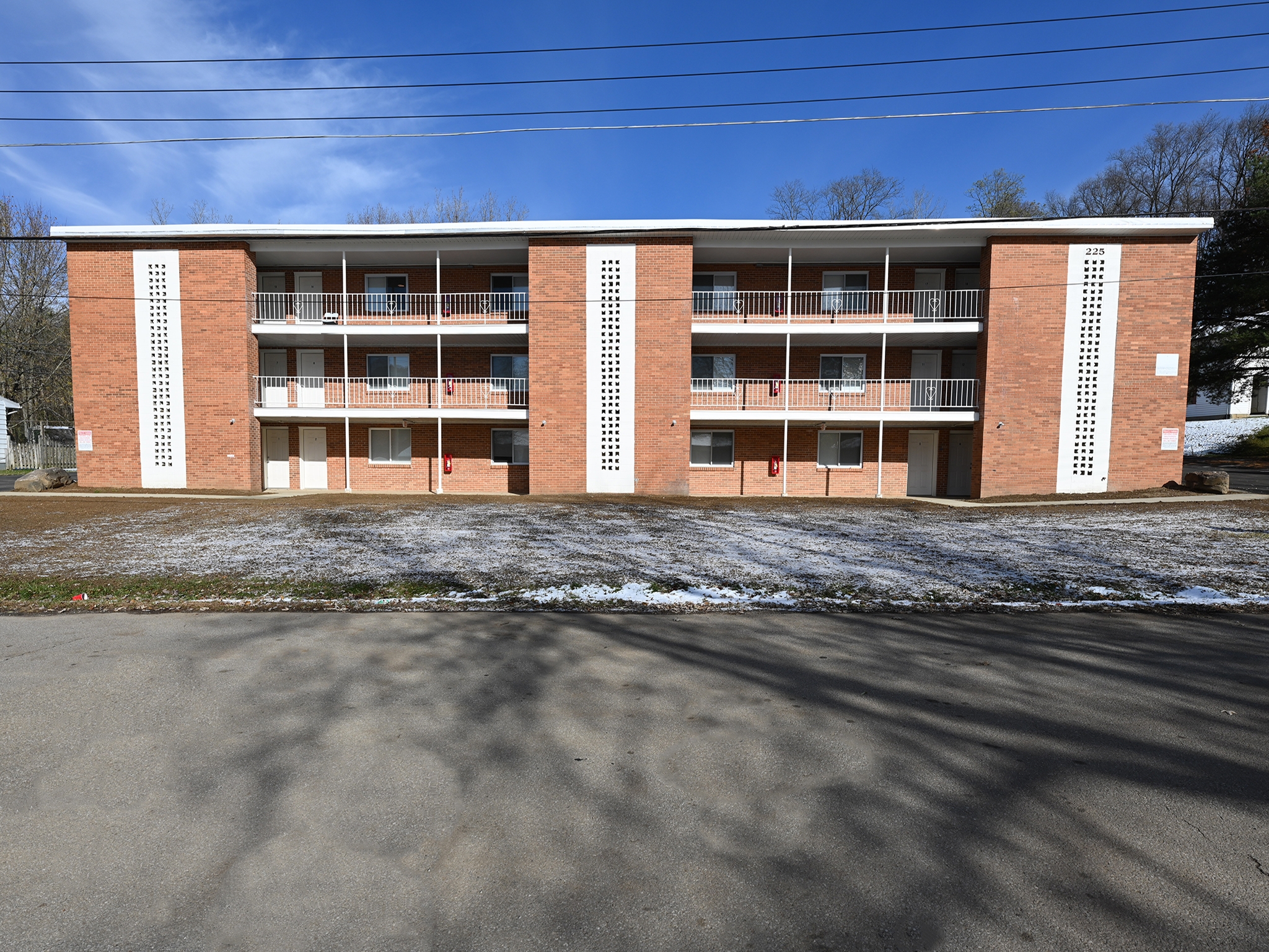 Mansfield Apartment: 225 Hillside Cir