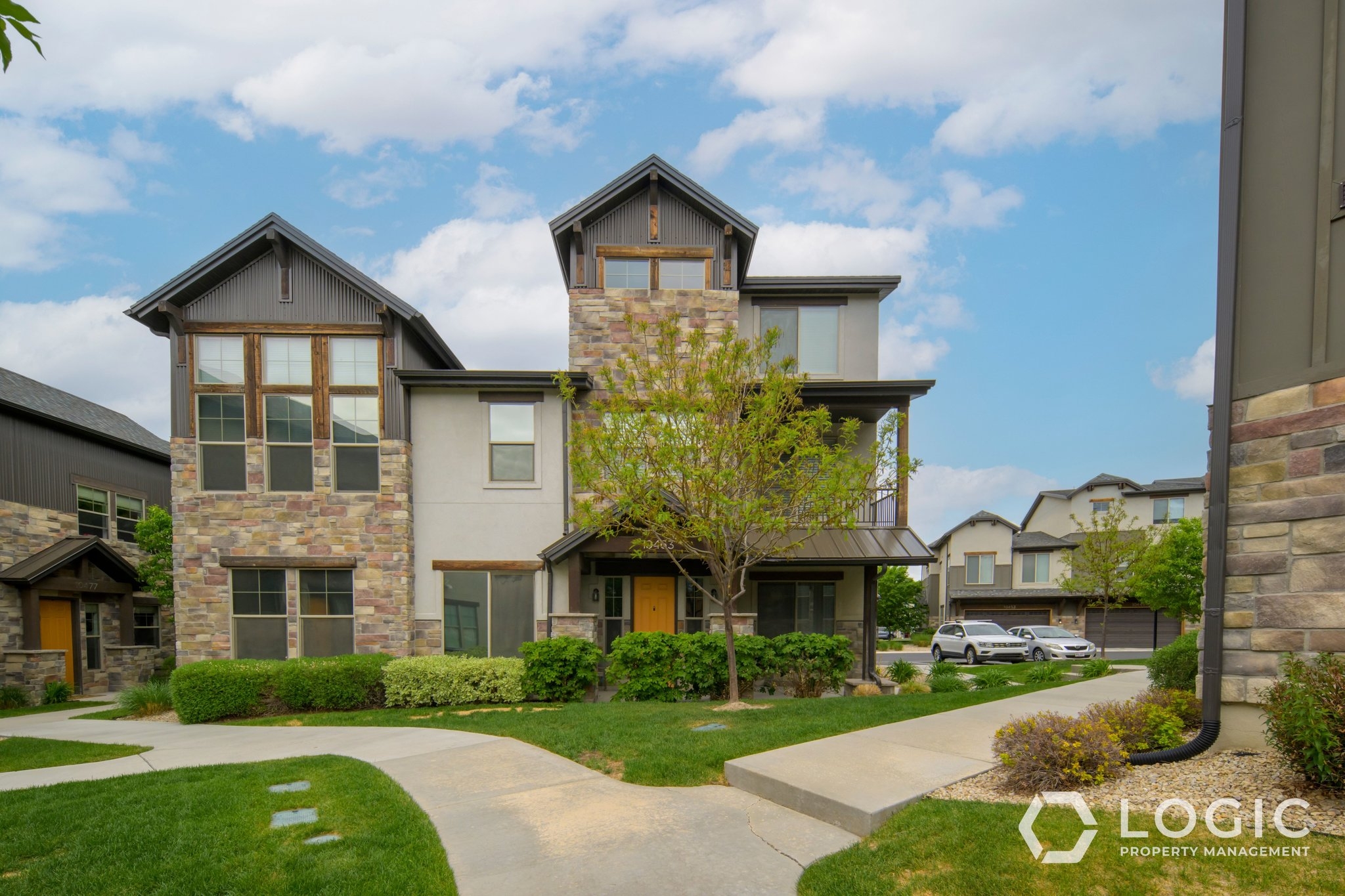 Sandy Townhome: 10463 S Crimson Sage Ln