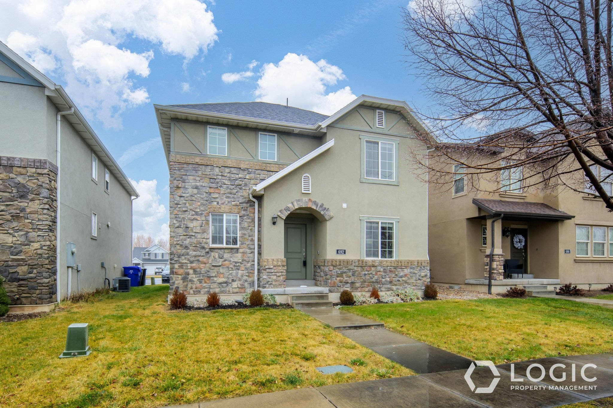 Centerville House: 692 W Chase Ln