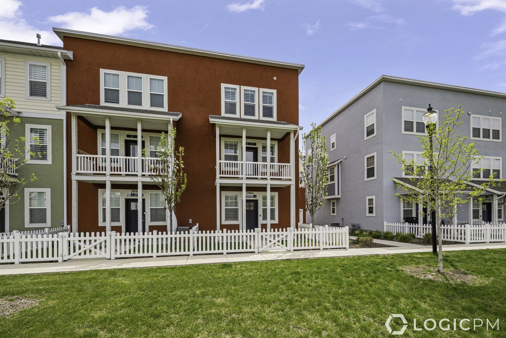 West Jordan Townhome: 7862 S 5440 W