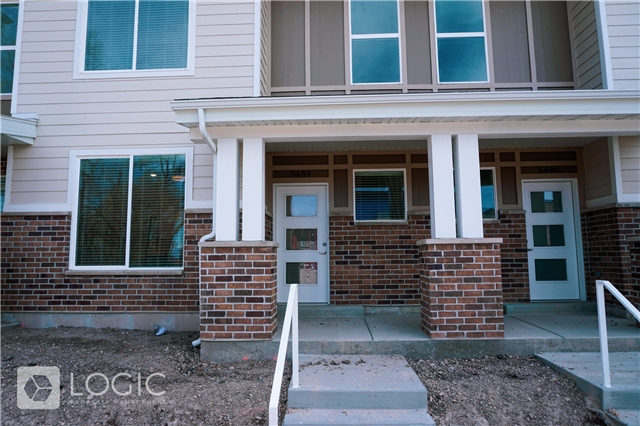 West Valley Townhome: 5484 W Ace Ct