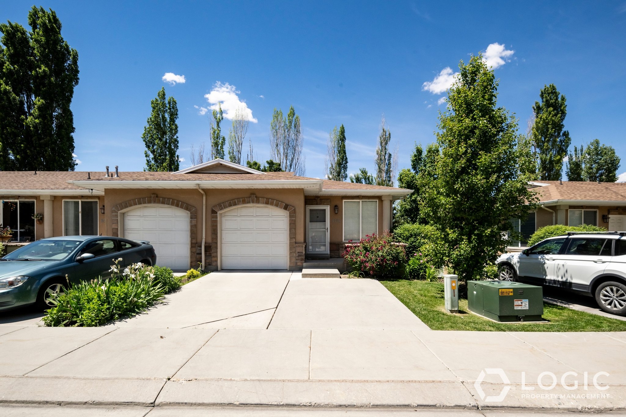 Sandy Townhome: 9526 S Fairway View Dr