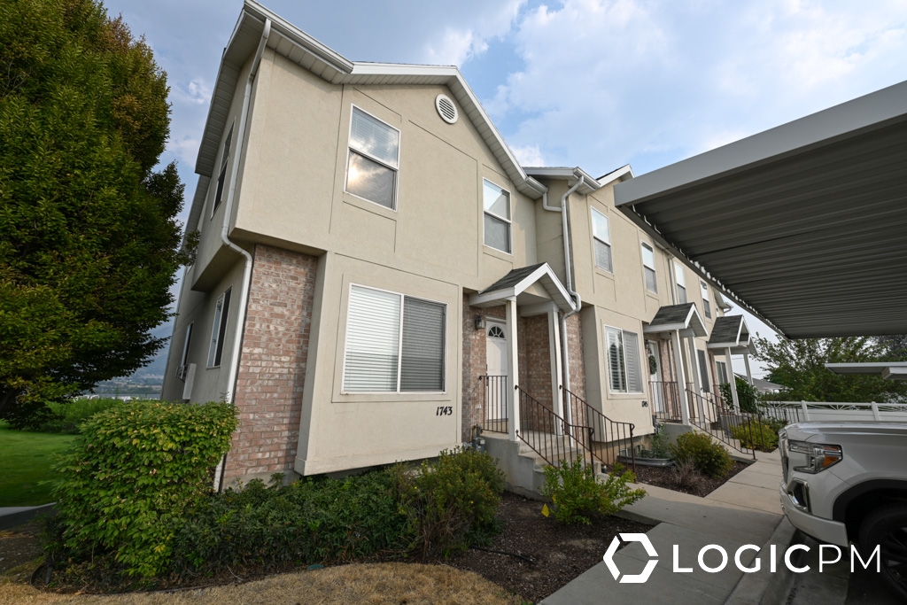 Orem Townhome: 1743 S 750 E