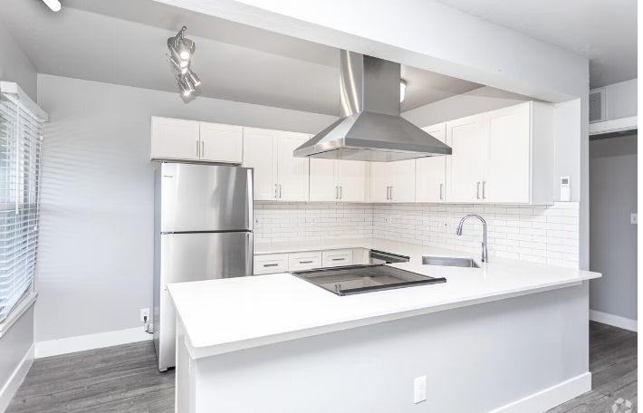 South Salt Lake Apartment: 380 E 3360 S
