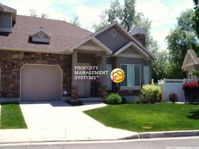 Layton Townhome: 720 S Clearwater Falls Dr