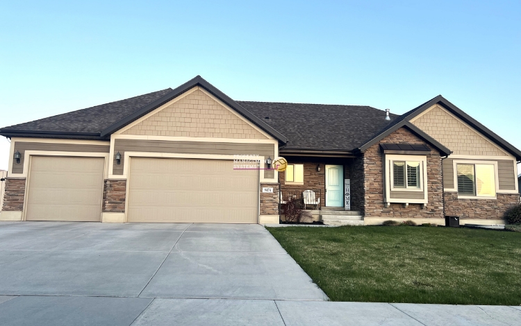 West Jordan House: 9474 S Lea Heather Way