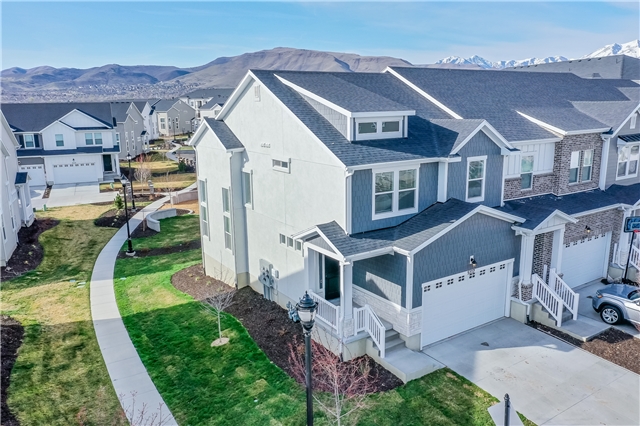 Herriman Townhome: 5117 W Harlow Way