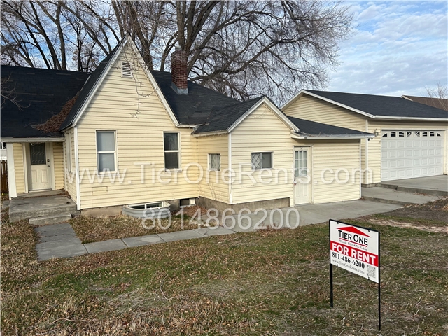 West Jordan House: 8737 S Redwood Rd