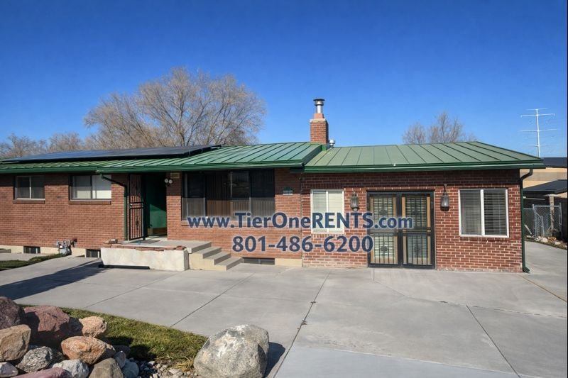 West Valley City House: 5880 W 3500 S