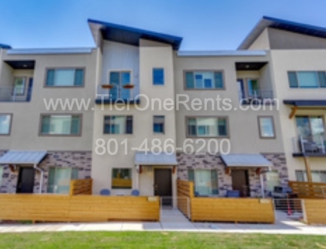 Layton Townhome: 2238 N 500 W