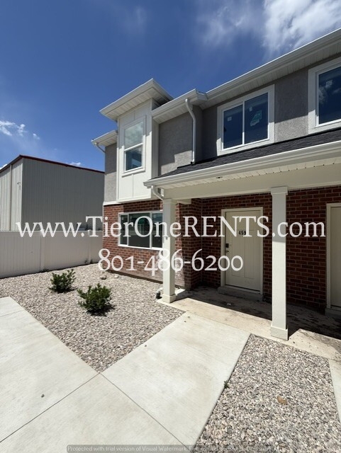 Ogden Townhome: 455 W 1025 S