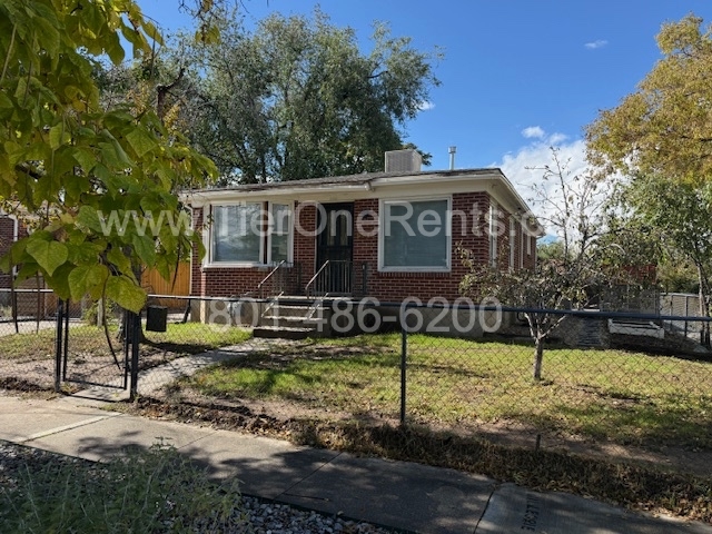 Salt Lake City House: 556 S Navajo St