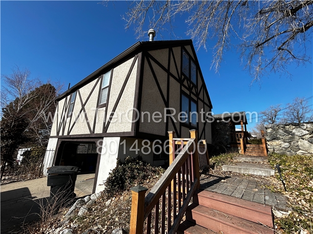 Farmington House: 1068 S 200 E