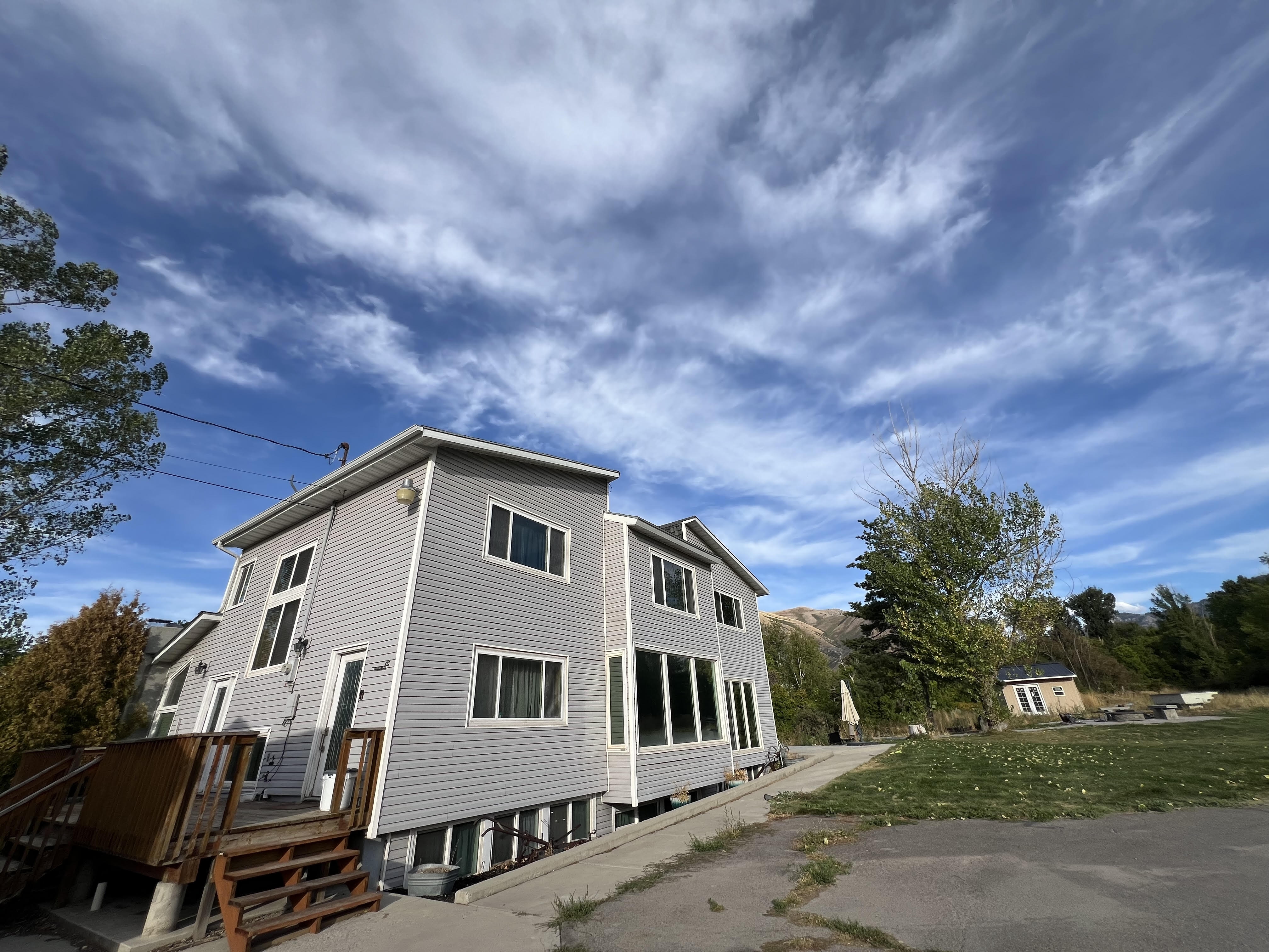 Hyrum House: 415 Panoramic Dr