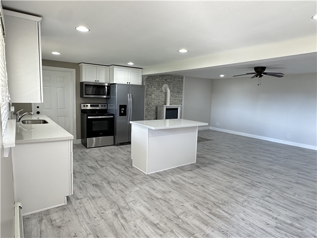 Payson House: 1130 S Highway 198