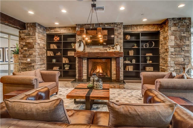 Sandy Apartment: 213 W Civic Center Dr