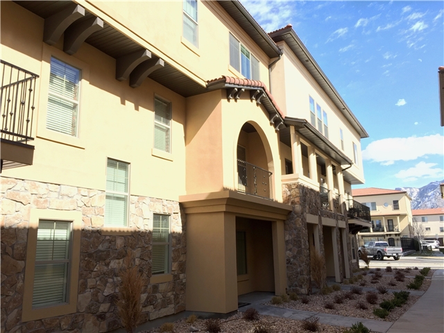 Highland Townhome: 5531 W Naples Dr