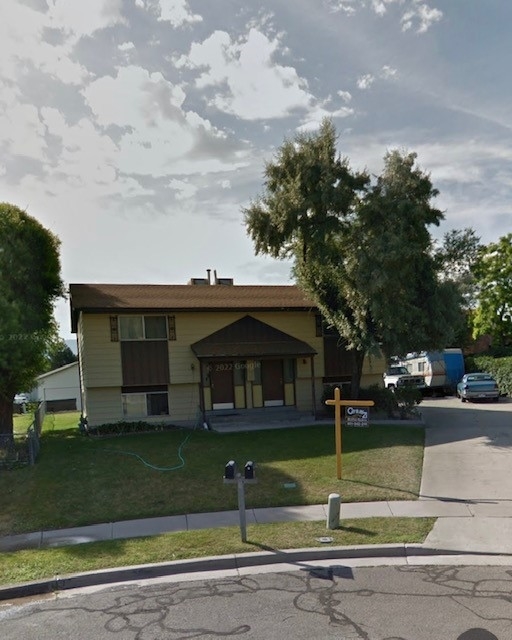 West Valley City Townhome: 4460 S Christopherson Cir