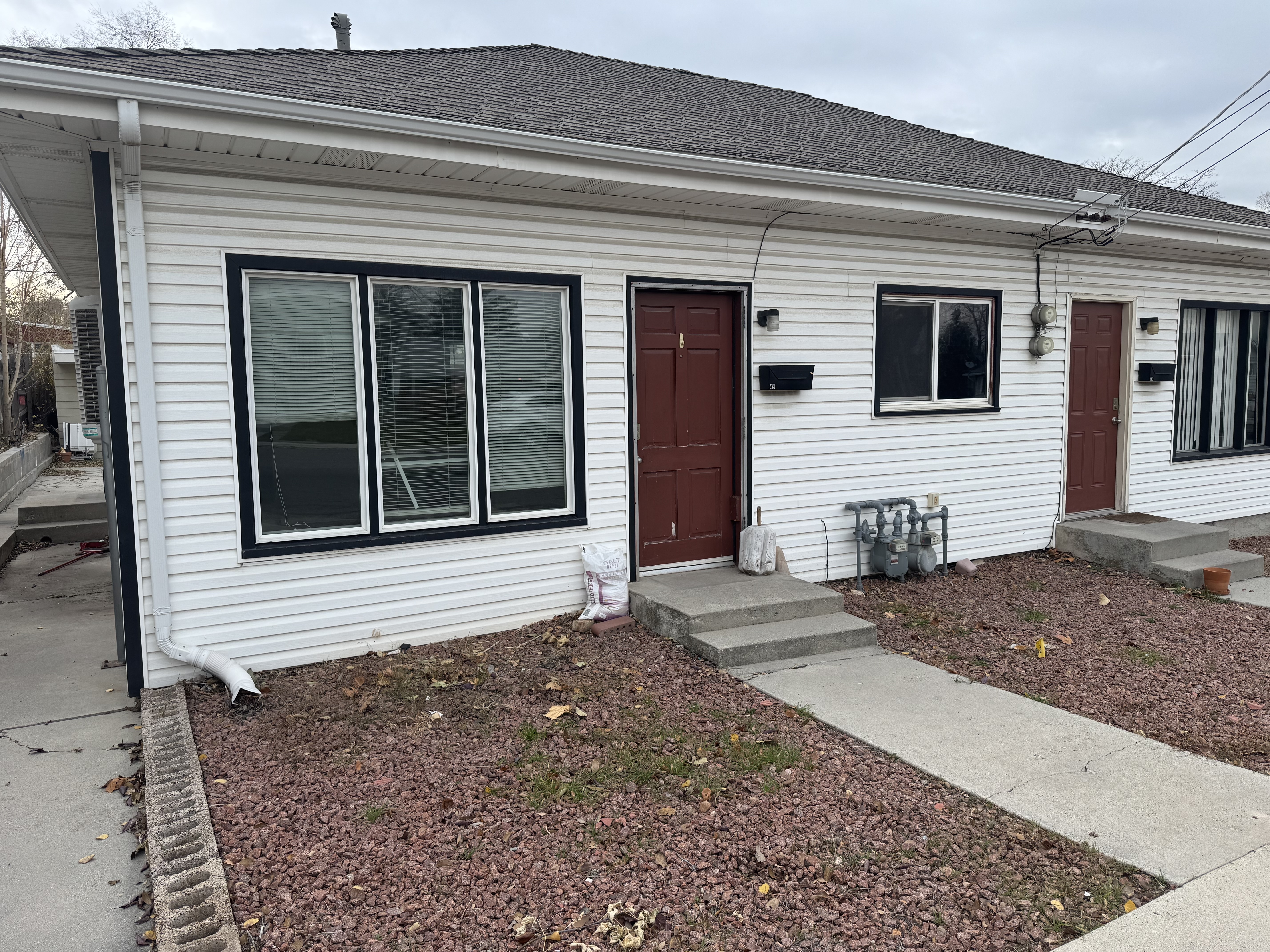 Sandy Multiplex: 46 E 8760 S