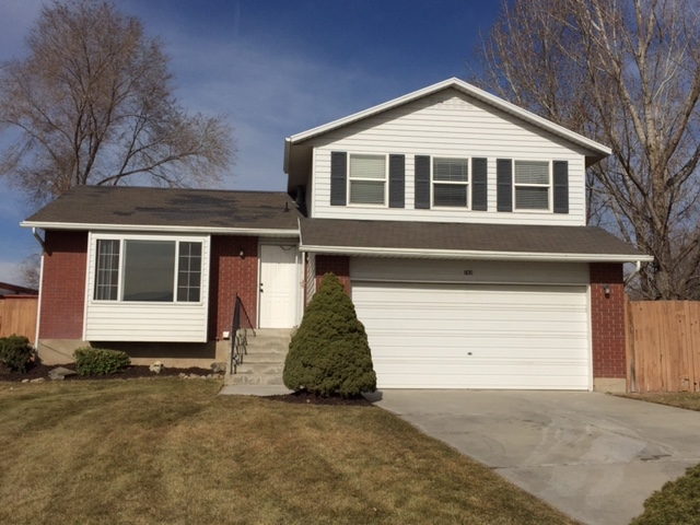 Sandy House: 763 E Dry Creek Rd