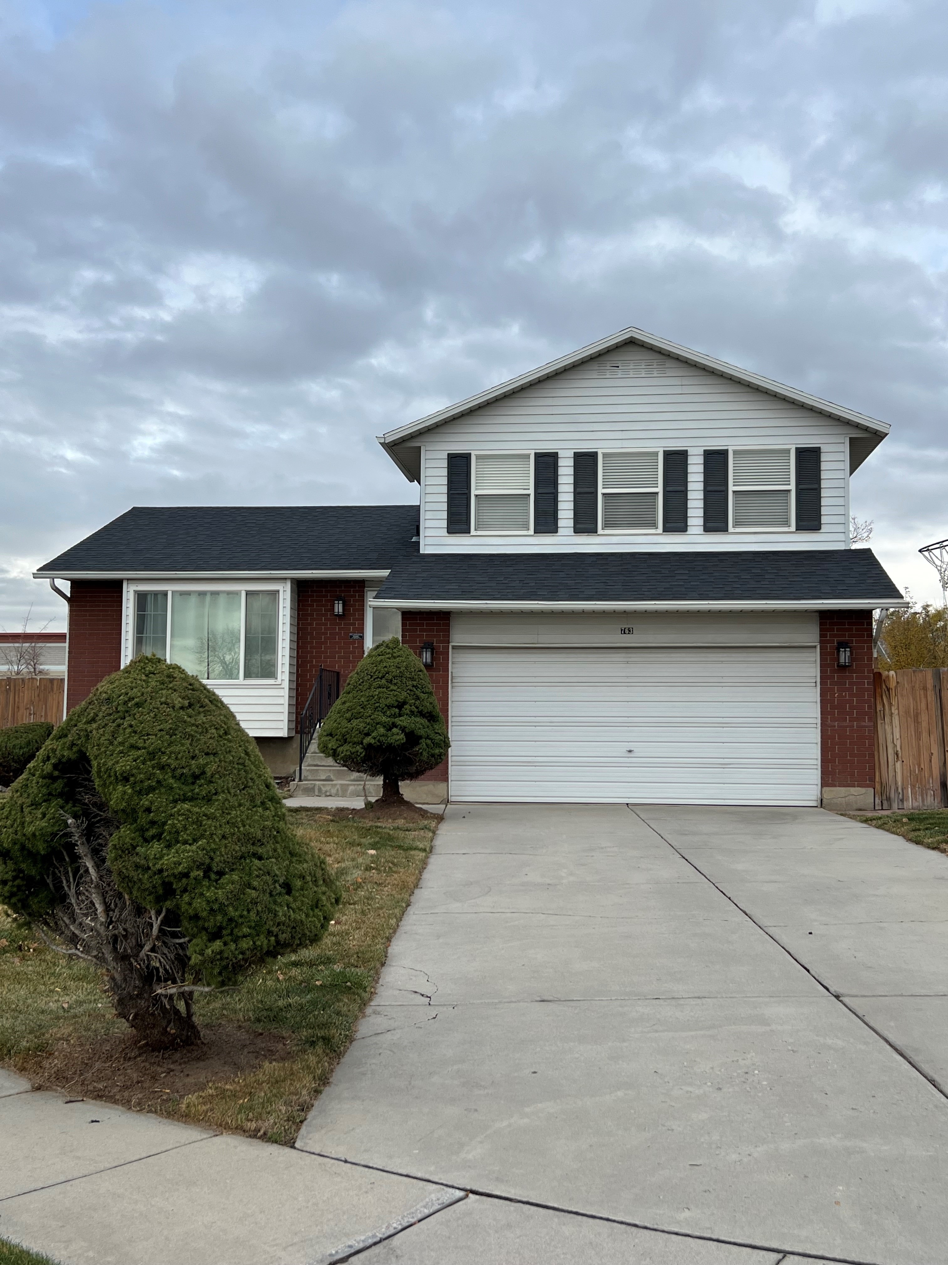 Sandy House: 763 E Dry Creek Rd