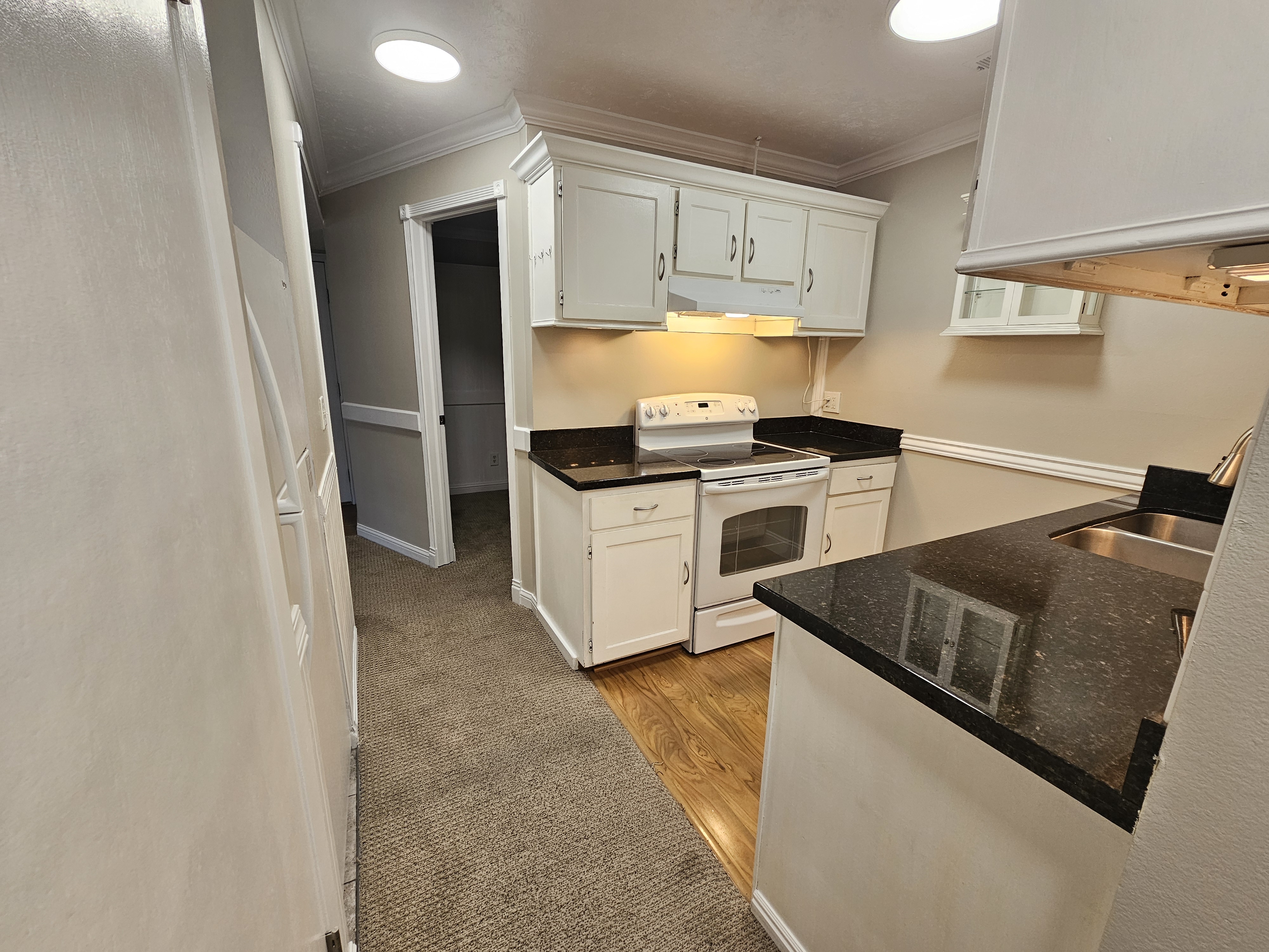 Centerville Apartment: 88 W 50 S