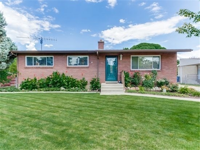 American Fork Townhome: 349 Orchard Ave