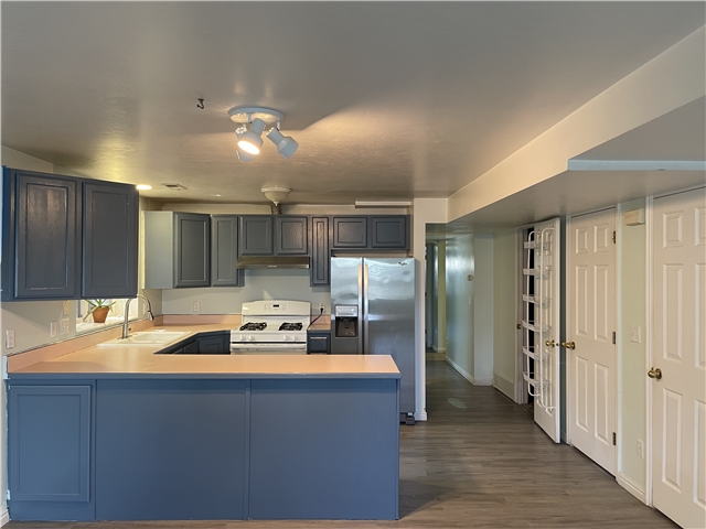 South Jordan House: 4097 W 9470 S