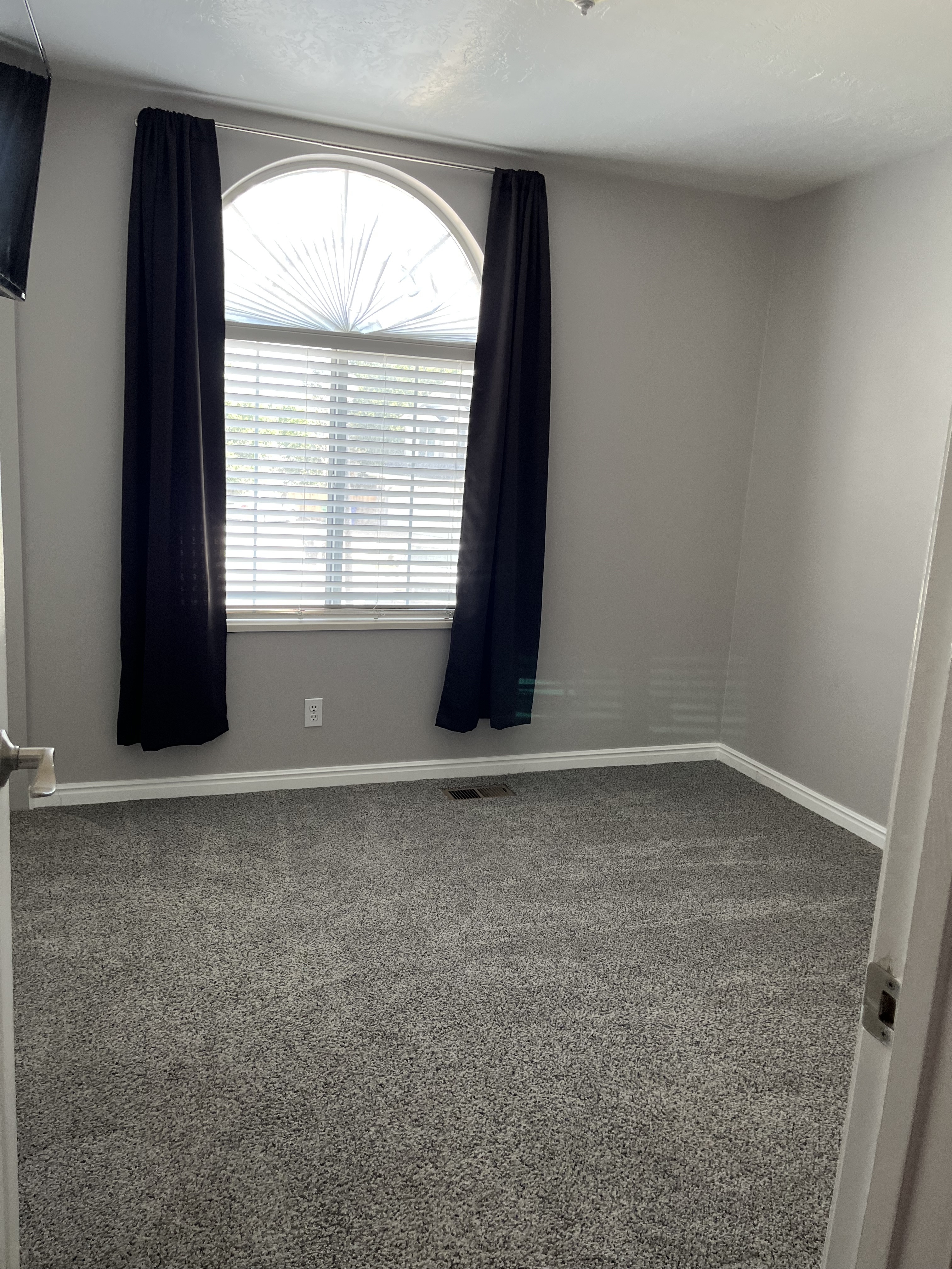 West Jordan Single Room: 8032 S Palladium Dr