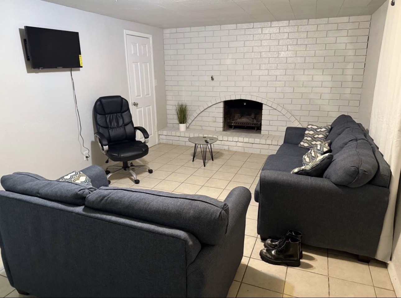 Layton House: 1486 N Hill Field Rd