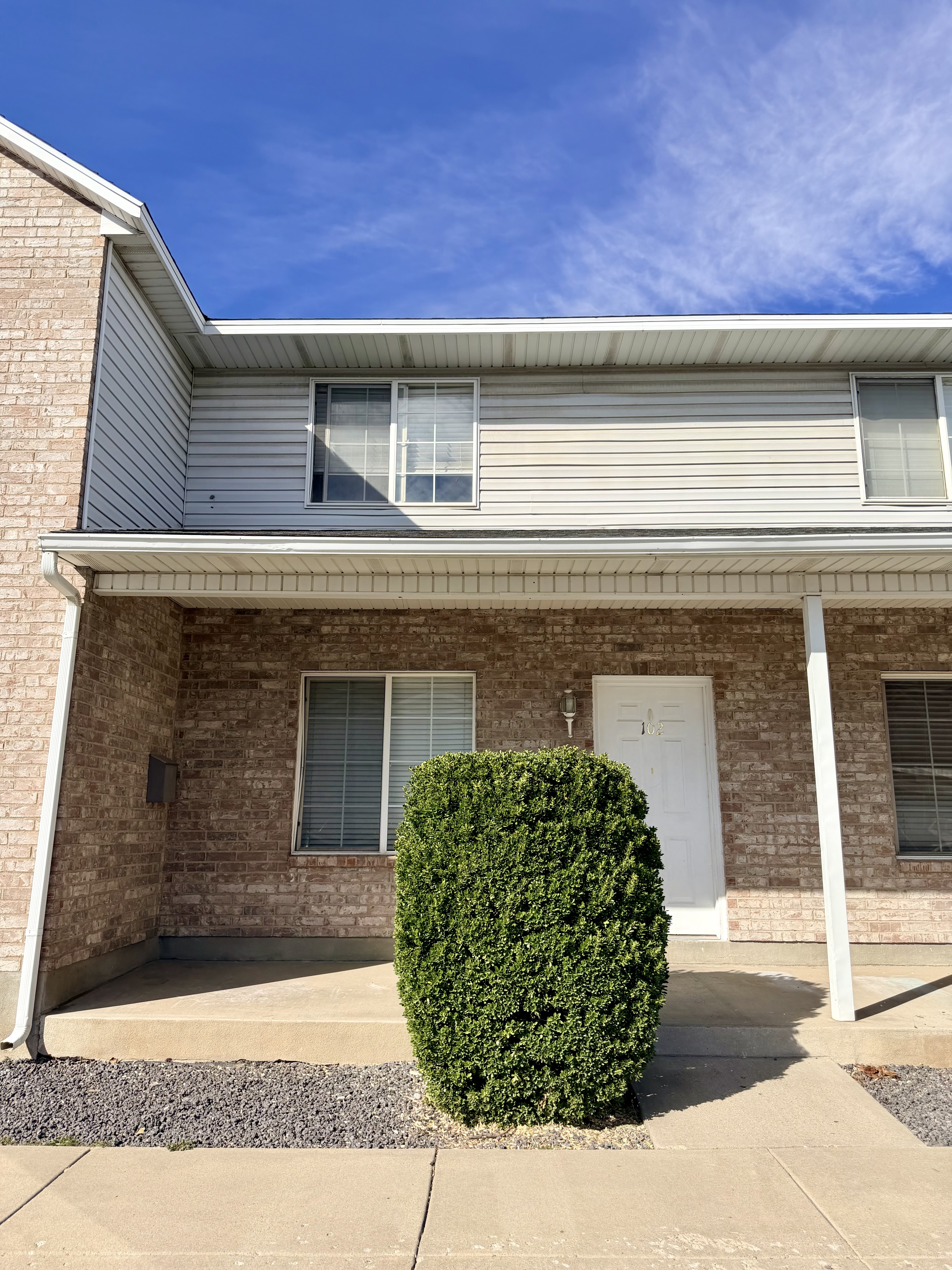 Clearfield Townhome: 1100 E 1525 S