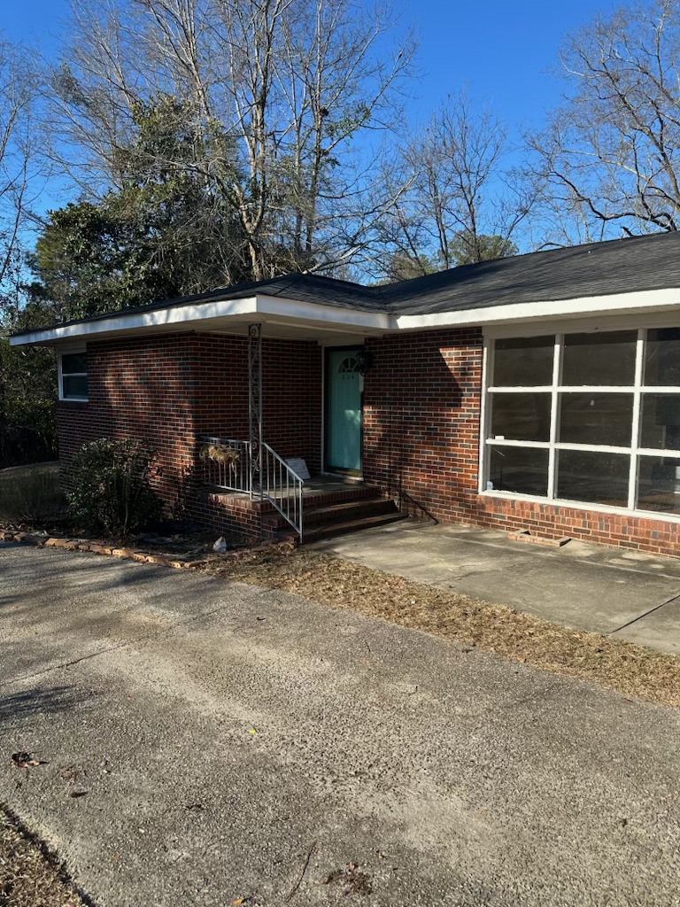 North Augusta House: 204 Pineview Dr