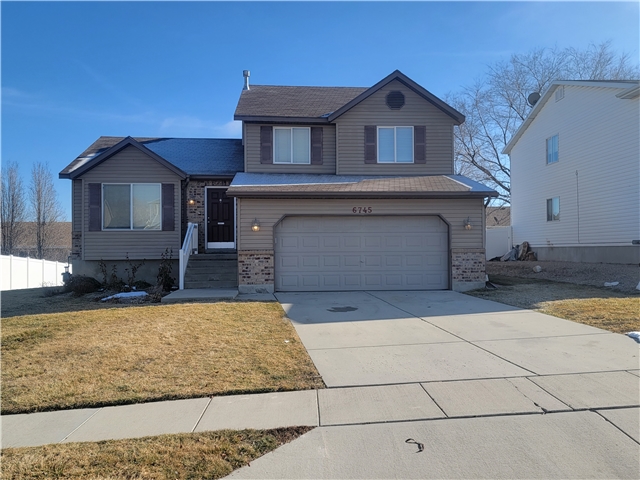 West Jordan House: 6745 So. Wakefield Way (5980 W)