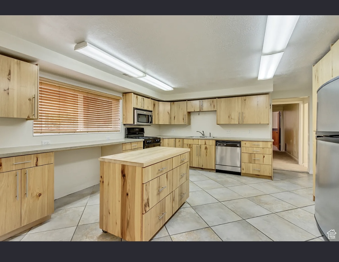 Roy In-Law/Basement: 3780 W 5850 S